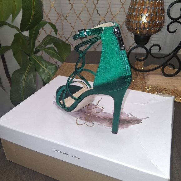 *Brand New* Jessica Simpson Emerald Strappy Heels Size 9 - Picture 4 of 5